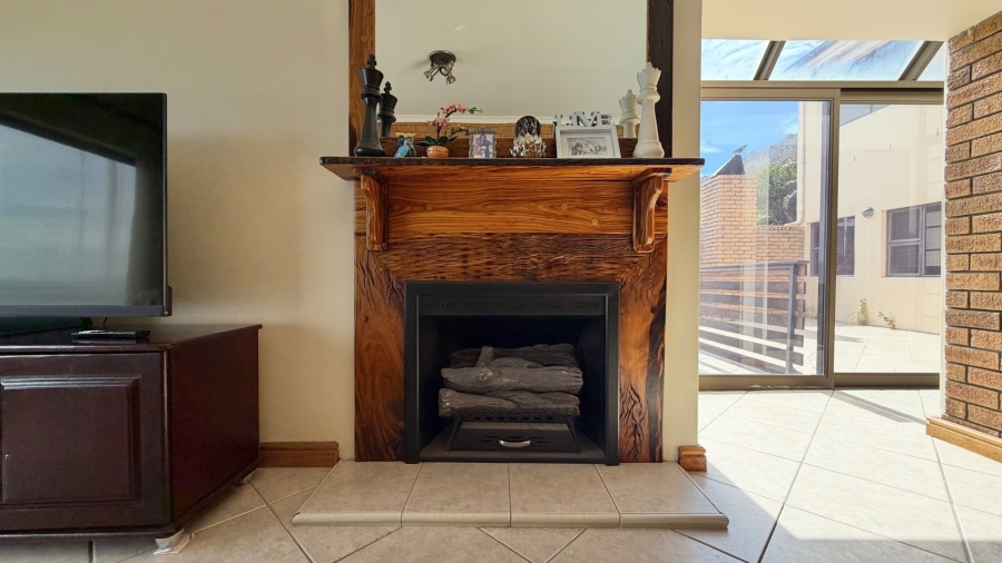 3 Bedroom Property for Sale in Mountainside Western Cape